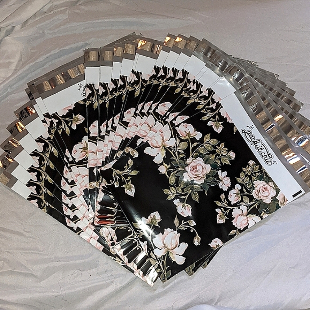 Relisting! Pack it Chic 25 Black & Pink Floral Designer Polymailers 10x13 inch